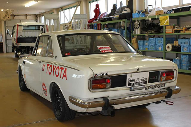 トヨタ１６００ＧＴ　RT55用エキマニ　サビあり