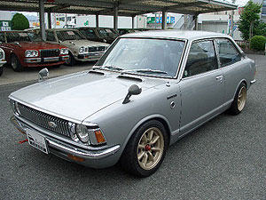 カローラ2ドアセダン1200ハイDX（KE20） 昭和47年式
