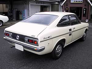 DATSUN  サニークーペ　旧車　ニッサン　ボディー^ ダットサン サニークーペ1200GX】【となりの車が小さく見えます