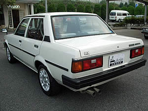 カローラ4Dセダン1300DX（E－KE70） 昭和56年式